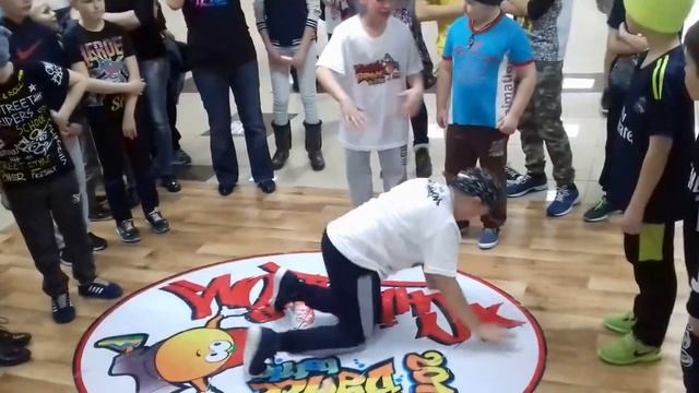 Юные Bboys. Чемпионат по брейкингу CHAMPION 18.02. 2017 Орск . смотреть онлайн