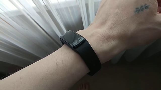 Реакция браслета IWOWN i6 HR на поворот запястья смотреть онлайн