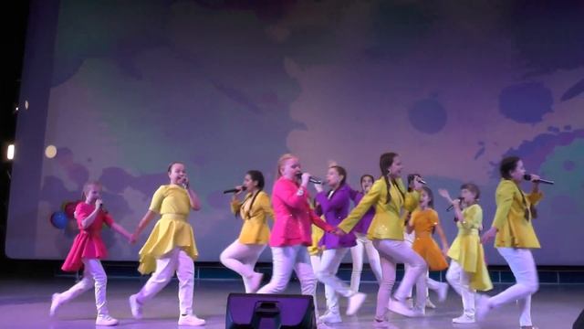 Заслуженный коллектив РФ "Соловушка" - Улыбнись (Н.и И.Нужины) смотреть онлайн