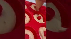 По шаговое приготовление Американских пончиков(Доннат) в силиконовой форме в духовке