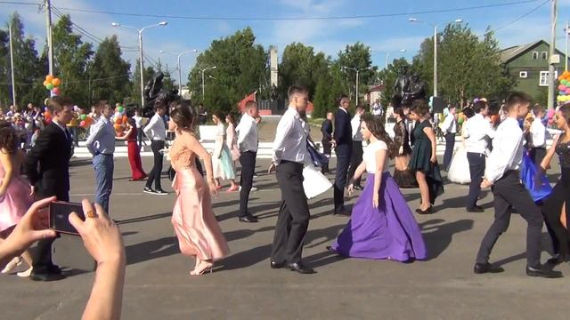 ВАЛЬС Новодвинской Гимназии // ВЫПУСКНОЙ 2018 смотреть онлайн