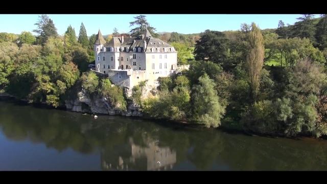 Château de la Treyne - Lot - France - Vue du Ciel Drone Expert смотреть онлайн