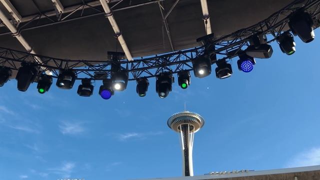 Festival Lighting Setup in a Stadium - Bumbershoot 2019 Vlog #1 смотреть онлайн