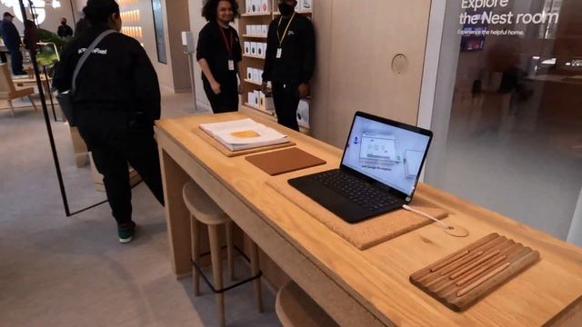 Я нашел магазин Гугл в Нью Йорке. И он интересный. смотреть онлайн