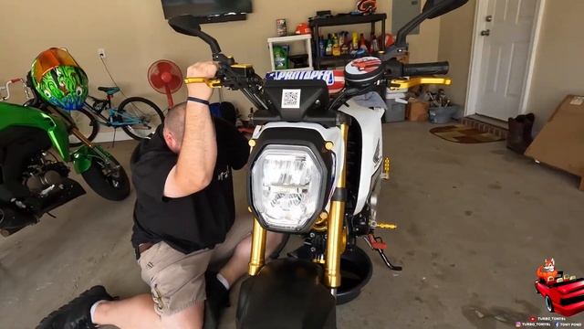 Synthetic Oil & Filter Change On My Honda Grom SP | Motul 10w40 смотреть онлайн