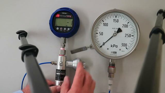 Pressure Comparators смотреть онлайн