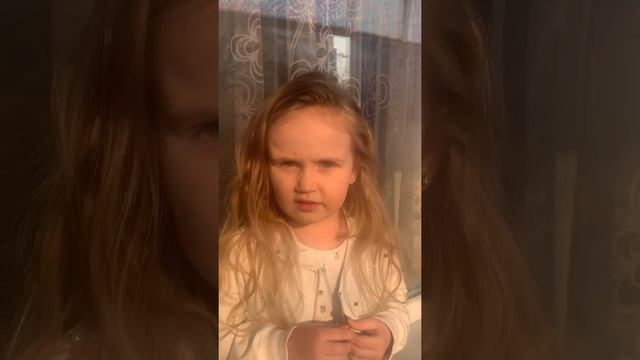 Стих «Ходит наша бабушка» смотреть онлайн