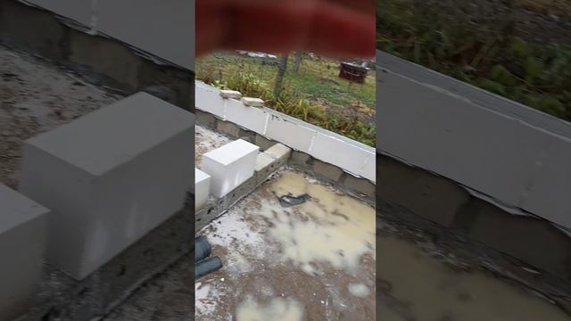 04. Первый ряд бани из газобетона. Блок на пену. смотреть онлайн