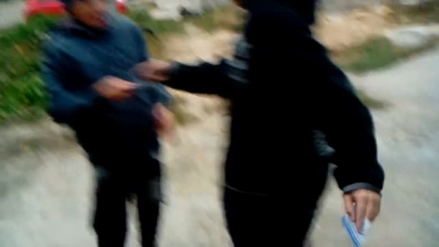 Как раздают листовки другие и как раздаю я! смотреть онлайн