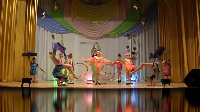 =Бабочки= Изюмская цирковая студия Чудесники смотреть онлайн