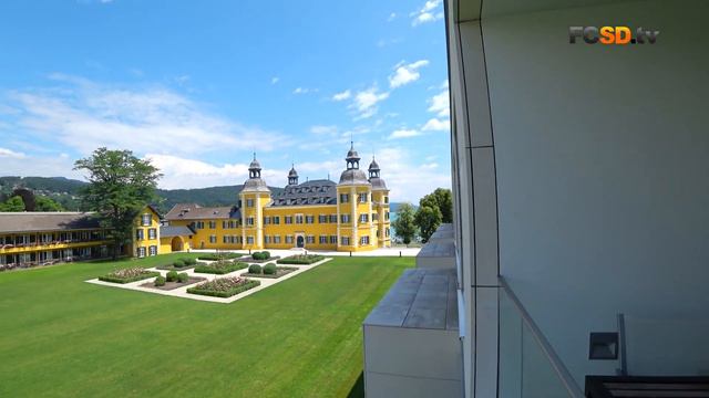 Эксклюзивно о сборах: что в номере у игрока Шахтера? Экскурсия с Даниилом Сиканом смотреть онлайн