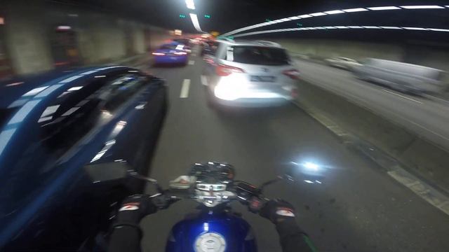 Honda CB400 - Morning rush hour @ Havelock exit смотреть онлайн