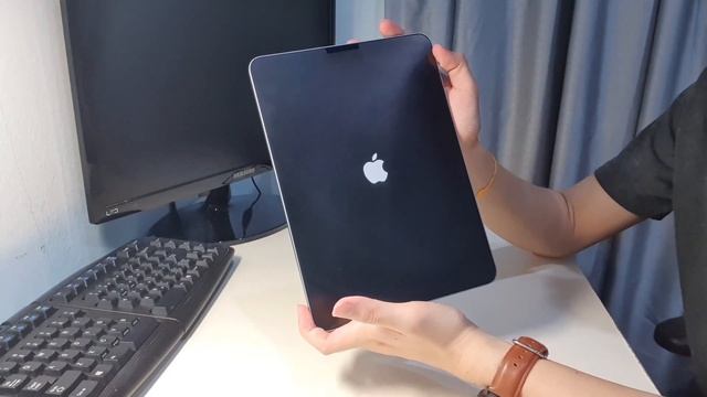 iPad Air 4 Sky Blue Unboxing and accessories смотреть онлайн