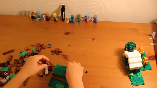 Собираем LEGO MINECRAFT 21159 Аванпост разбойников смотреть онлайн