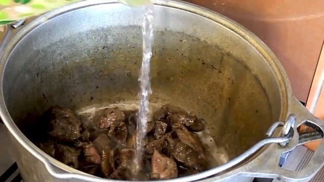 Как готовить ЖЕСТКОЕ мясо? Мягкий гуляш из жесткой говядины. смотреть онлайн