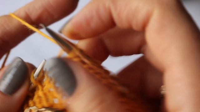 САМАЯ КРАСИВАЯ БАЗОВАЯ регланная линия БЕЗ ДЫРОЧЕК из 1 петли спицами СВЕРХУ ВНИЗ смотреть онлайн