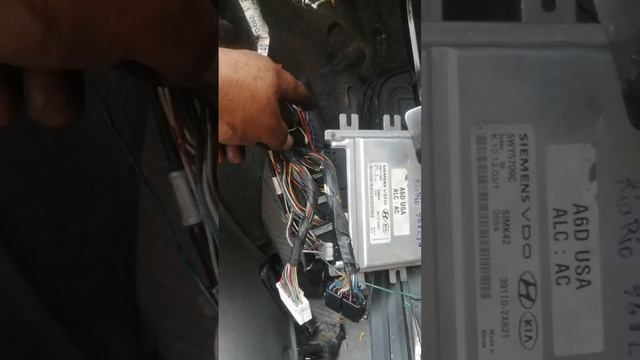 Kia Rio no arranca problema de corto en cable main смотреть онлайн