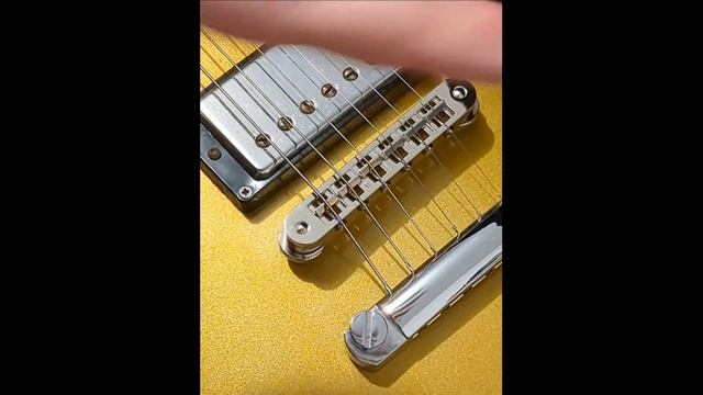 Installing a new bridge on a Gibson Les Paul Custom смотреть онлайн