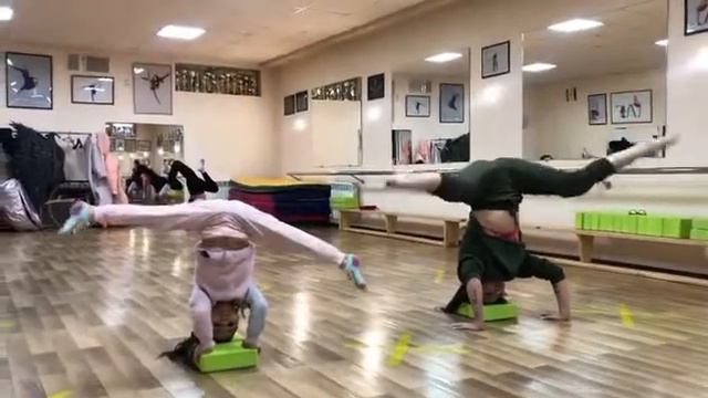 Mom and daughter смотреть онлайн