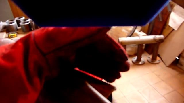 Как сварщику защитить лицо и глаза слесаря.mp4 смотреть онлайн