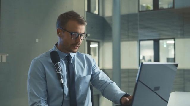 Jabra Evolve 75e the worlds first PROFESSIONAL Microsoft & UC-certified Wireless Earbud Headset смотреть онлайн