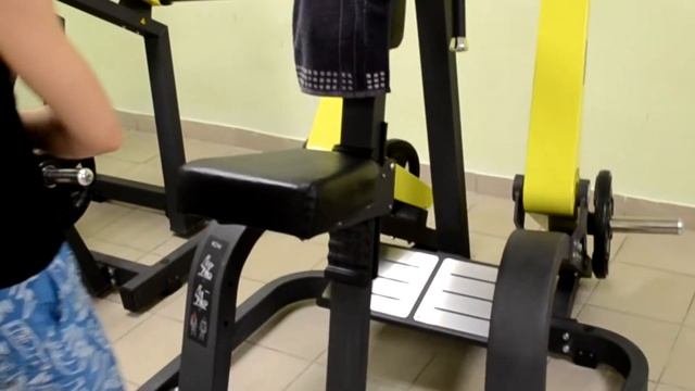 БЮДЖЕТНЫЙ СПОРТКЛУБ? 400 рублей за месяц! / Метро фитнес Новосибирск