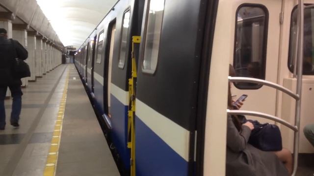 Метро состав (номерной) 81.723 на станции метро Пролетарская смотреть онлайн