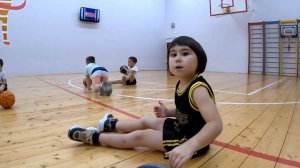 БАСКЕТБОЛ ДЛЯ НАЧИНАЮЩИХ | Ведение и контроль мяча | Тренировки для детей