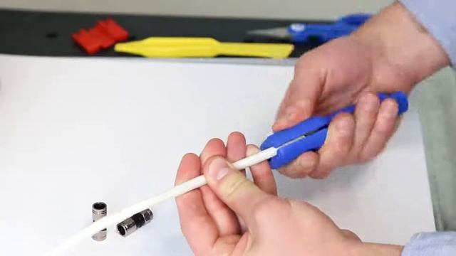 Стриппер для коаксиального кабеля с установкой F разъема WEICON № 1F Plus смотреть онлайн