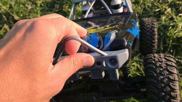 Полный разнос или обзор WLtoys 104310, как потерять 3500 руб... смотреть онлайн
