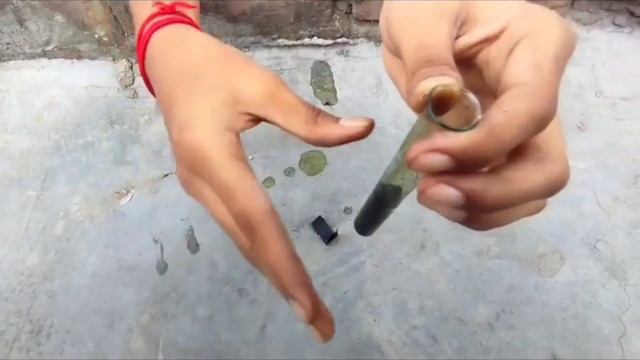 Acid React with carbon? don't try at your home #mrindianhacker #crazyxyz #trending смотреть онлайн