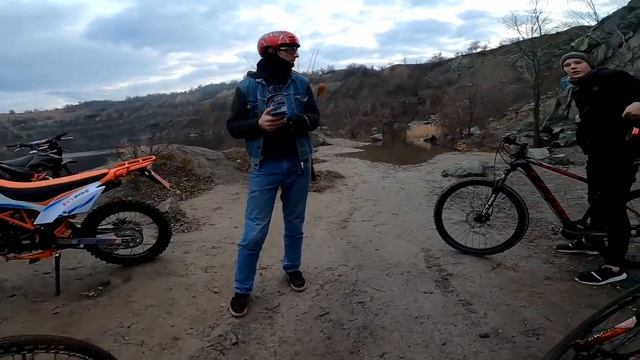 Утопили ЗИМОЙ НОВЫЙ Китайский Мотоцикл и РАДУЮТСЯ... смотреть онлайн