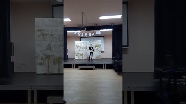 Sonia śpiewa rosyjskom kolędę Светлый праздник рождества смотреть онлайн
