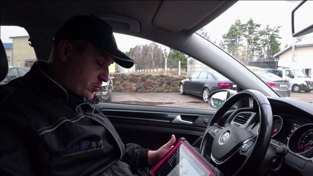 Безразборная мойка впуска в дизельном VW Golf 2014 года + техобслуживание(ТО) по технилогии BG. смотреть онлайн