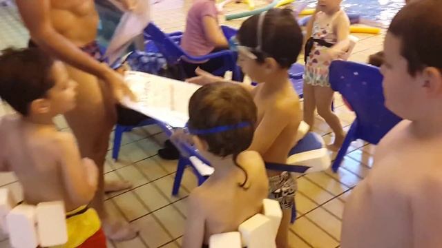 Получаем дипломы об окончании курса плавания смотреть онлайн