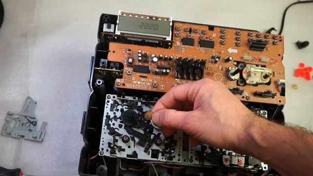 Замена шестерен в протяжках Panasonic RX-CT995, аналогично RX-CT990, RX-DT680, RX-DT690, RX-DS790