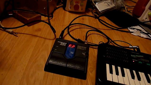 Zoom 507 with drum machine смотреть онлайн