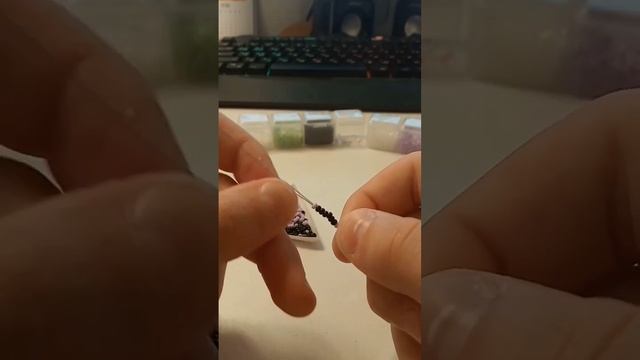 -Делаю крестик из бисера часть 3. #видео #реки #бисер смотреть онлайн