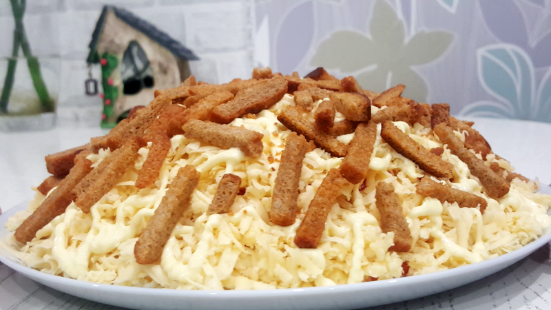 Купил в магазине банку Шпротов и сделал салат!.mp4