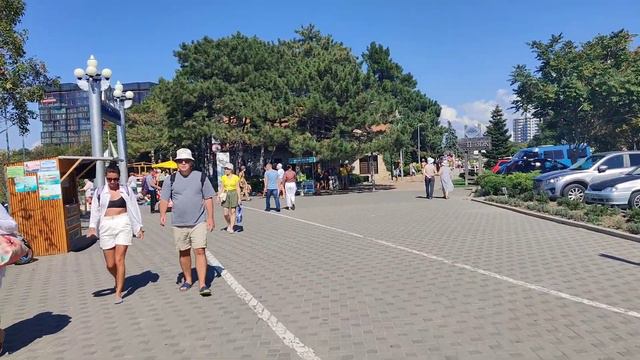 #546.Прогулка в центр Анапы.Погода тёплая,все купаются.ж/к Консул. смотреть онлайн