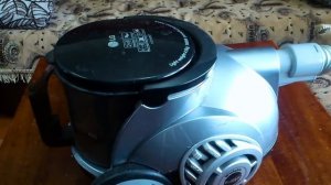 Обзор пылесоса LG V-C7142NT.  Overview of the vacuum cleaner LG V-C7142NT.