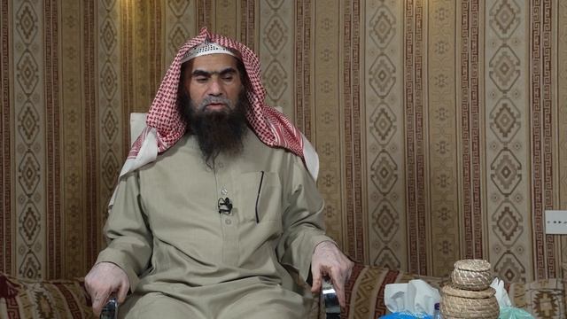 Можно ли молиться в мечетях Турции, где есть могилы? — Шейх Халид аль-Фулейдж смотреть онлайн