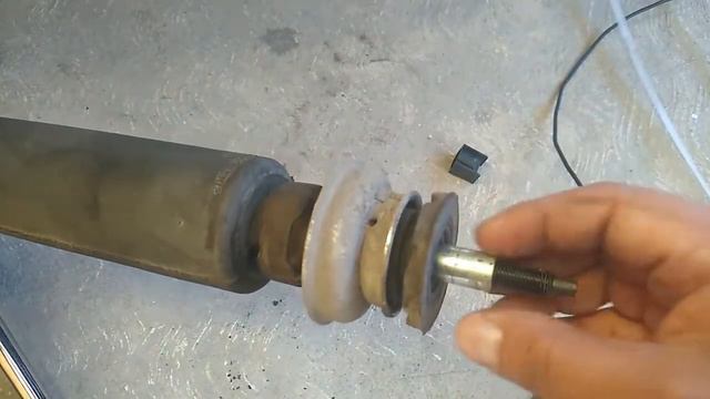 Cambio de amortigudores traseros Mirage 2015 смотреть онлайн