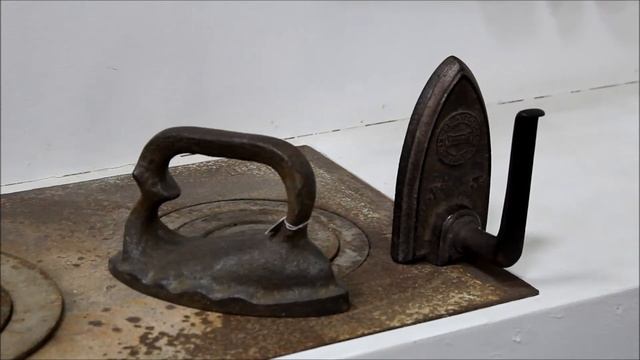 Рубрика "Негромкий разговор вещей". Виды утюгов смотреть онлайн