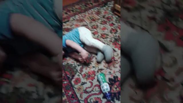 Чем бы дитя не тешелось,лижбы не плакал бы. смотреть онлайн