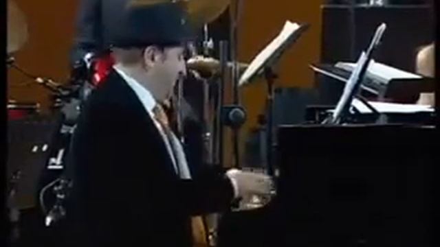 Ավլեմ թափեմ փոշին jazz version смотреть онлайн