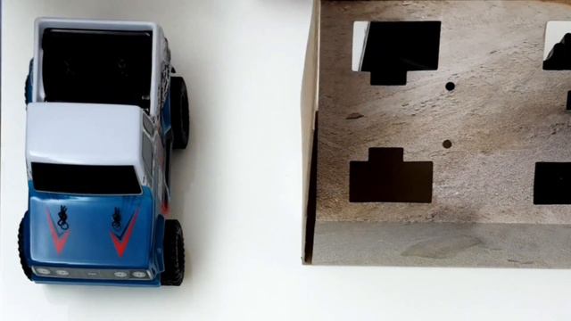 Unboxing The Team Associated CR28 Electric 2WD RC Trail Truck смотреть онлайн