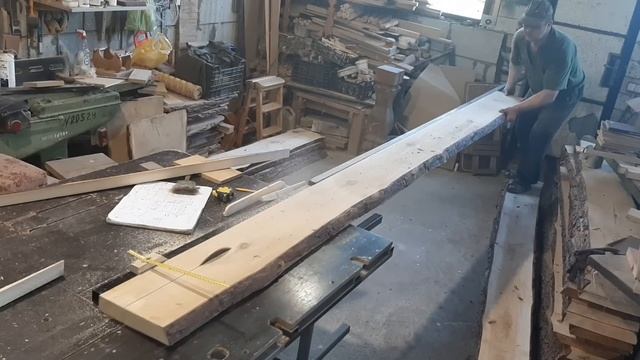 Старый, забытый способ распиливать очень точно и экономно длинные доски. смотреть онлайн