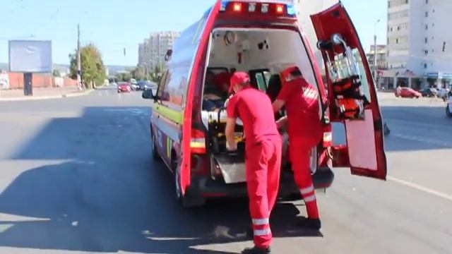 Accident grav langa Cotnari: trei raniti si un Tico facut praf de un Mercedes смотреть онлайн