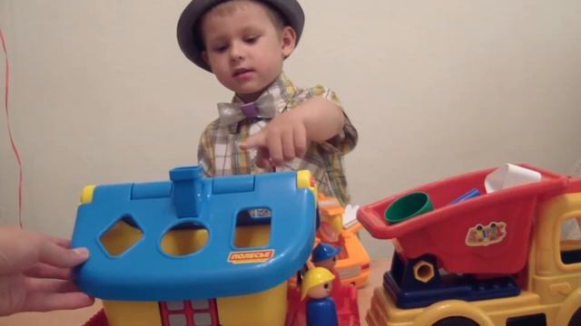 ВСЕХ С ПРАЗДНИКОМ!!!! 1 ИЮНЯ - ДЕНЬ ЗАЩИТЫ ДЕТЕЙ. Ваня получает подарки. смотреть онлайн